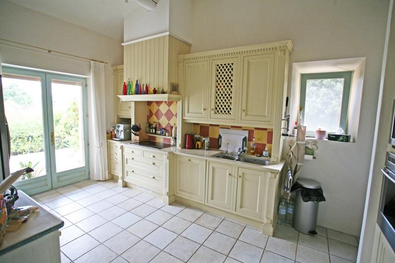 Luberon, maison en pierre de Gordes, possibilité de chambres d'hôtes.